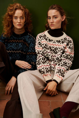 Isager: A Knitting Life 2 – Out into the World