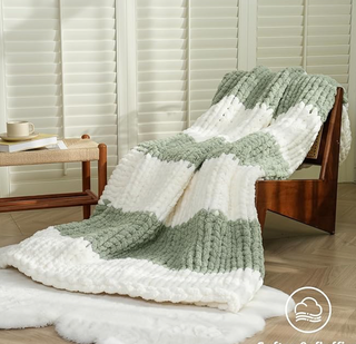 Beginner Arm Knitting Blanket Class - 2/13 - SOLD OUT