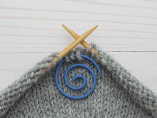 Fox & Pine Stitches - Colorful Spiral Cable Needle